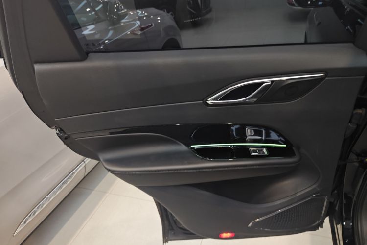 红旗HS3 2023款 1.5T 两驱善为版中控内饰49