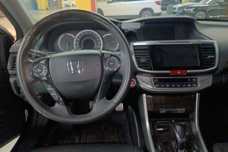 本田 雅阁 2015款 3.0L VTI 尊贵版中控内饰12