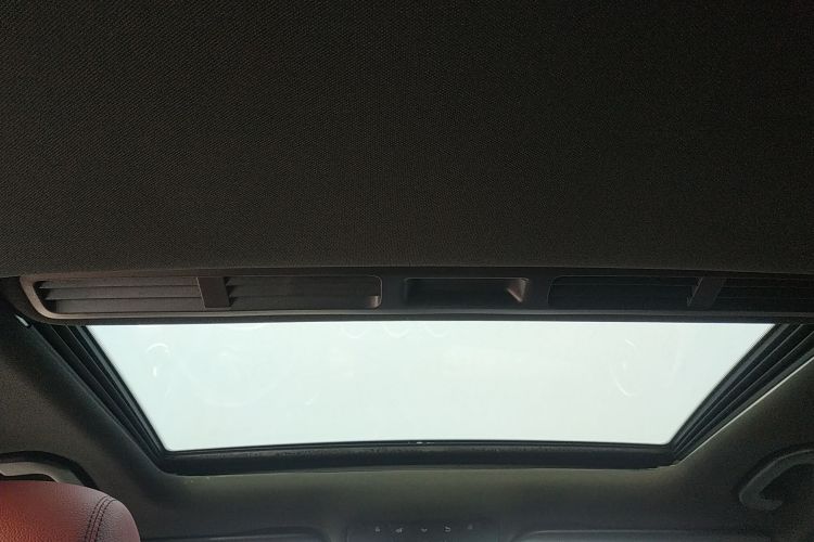 奔驰C级 2018款 C 200 运动版中控内饰22