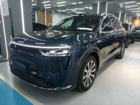 鸿蒙智行 问界M8 2025款 纯电 Ultra 六座四驱版