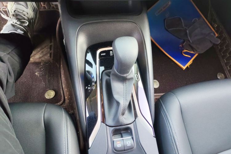 丰田 卡罗拉 2021款 TNGA 1.5L CVT精英版中控内饰18