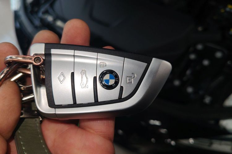 宝马3系 2018款 320Li 领先型M运动套装中控内饰11