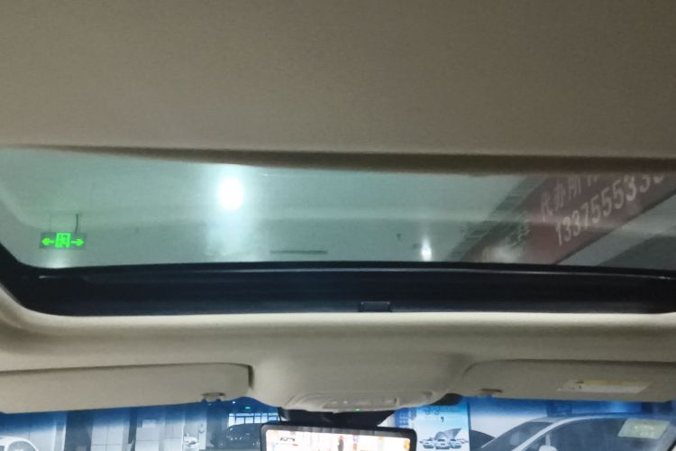 别克GL8 2023款 陆上公务舱 尊贵型中控内饰22