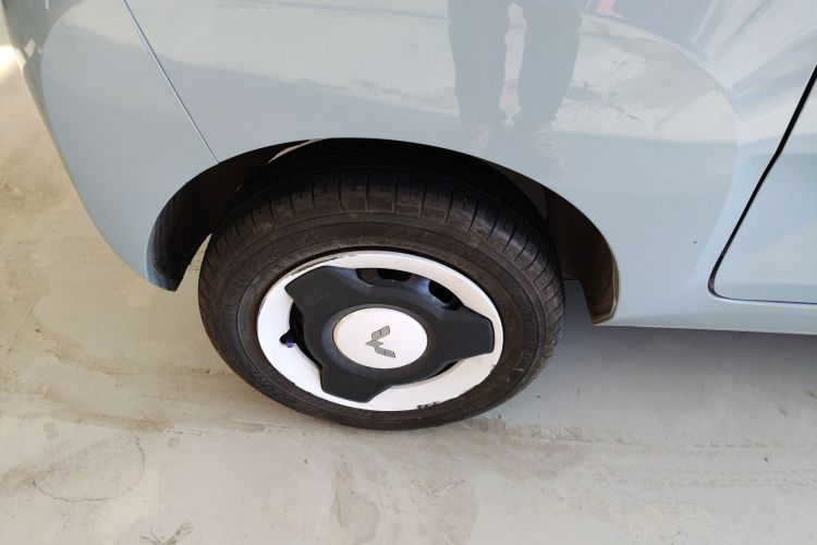 五菱汽车 宏光MINIEV 2022款 轻松款 磷酸铁锂车身外观6008