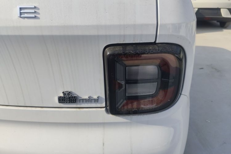 吉利银河 熊猫 2025款 210km 元气熊车身外观9