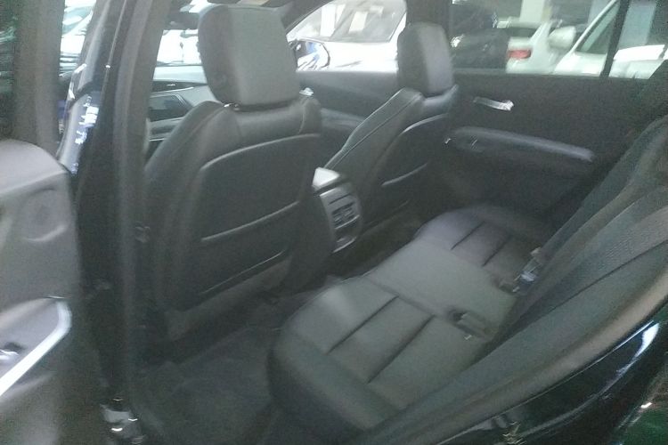 凯迪拉克XT4 2023款 28T 两驱豪华型中控内饰21