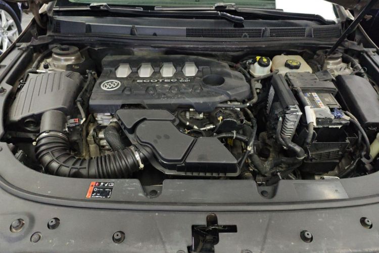 别克 君越 2013款 2.4L SIDI领先舒适型机舱底盘24