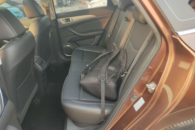 长安 逸动 2018款 1.6L GDI 手动时尚型中控内饰21