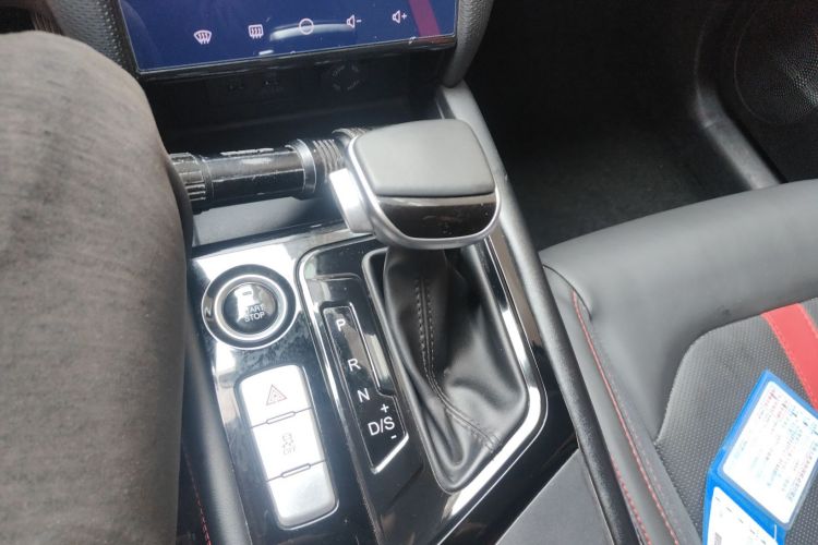 思皓A5 2021款 1.5T CVT尊贵智联型中控内饰18