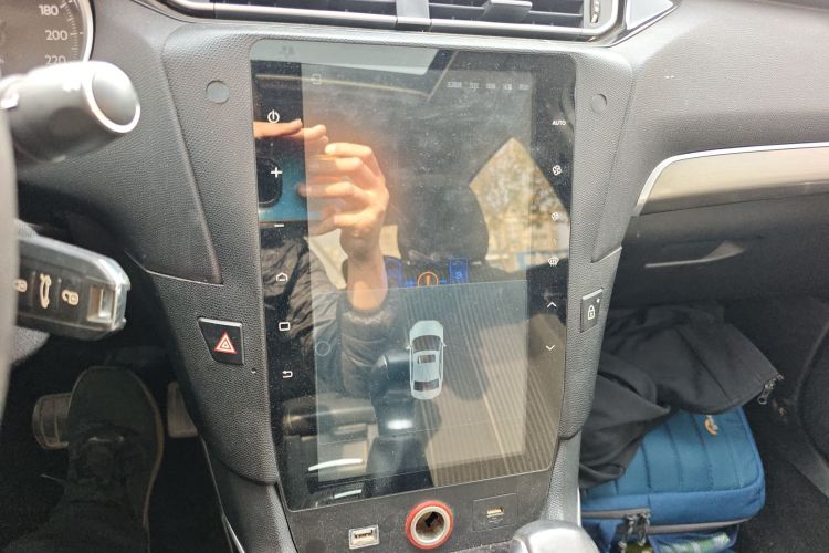 标致408 2016款 1.6T 自动豪华版中控内饰16