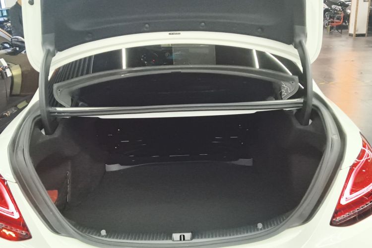 奔驰C级 2019款 C 260 运动版局部细节23