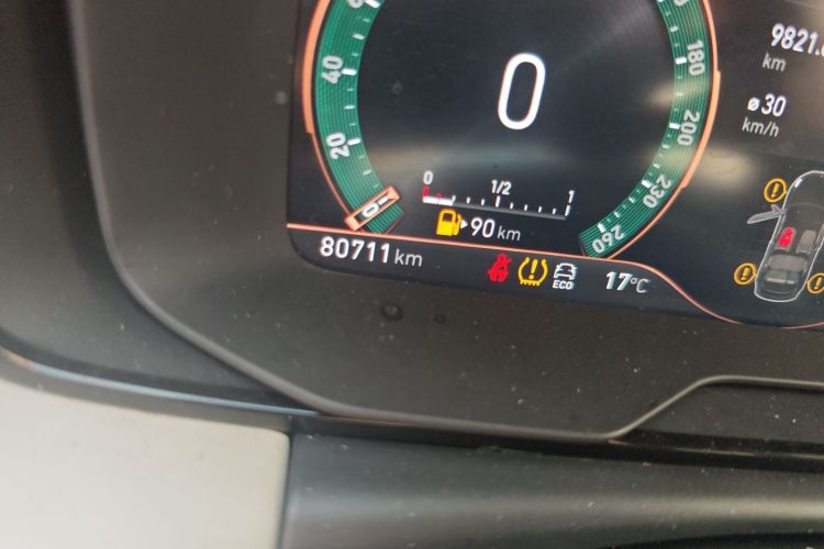 领克02 2021款 1.5T DCT两驱耀Pro中控内饰15