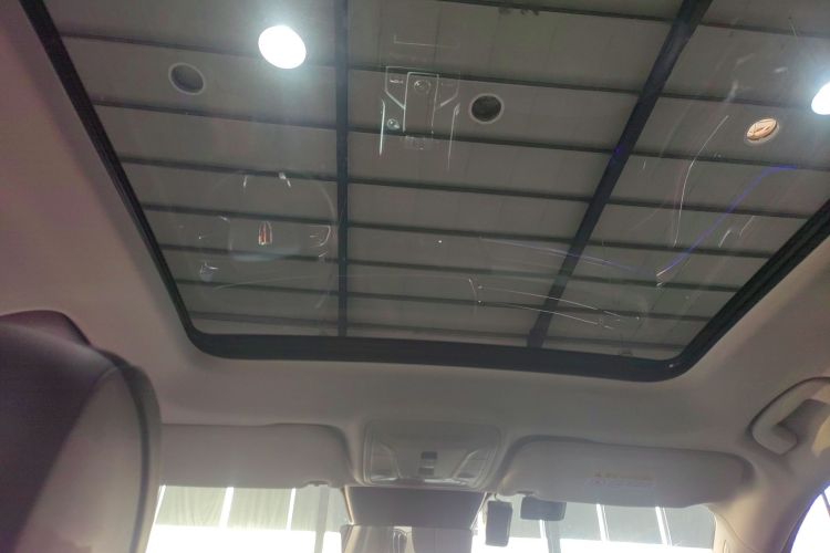 红旗HS5 2022款 改款 2.0T 智联旗领四驱版中控内饰22