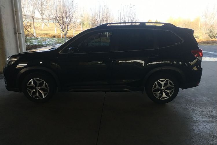 斯巴鲁 森林人 2020款 2.0i 豪华版车身外观4