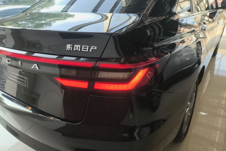 启辰D60 2023款 PLUS 1.6L XL CVT悦领版车身外观9