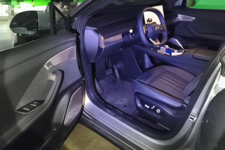 乐道L60 2024款 60kWh 后驱版中控内饰7003