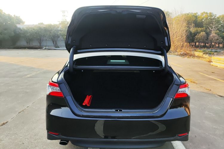 丰田 凯美瑞 2019款 双擎 2.5HG 豪华版 国VI机舱底盘23