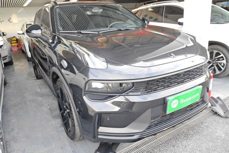 领克01 2023款 2.0TD 四驱暗夜版车身外观3