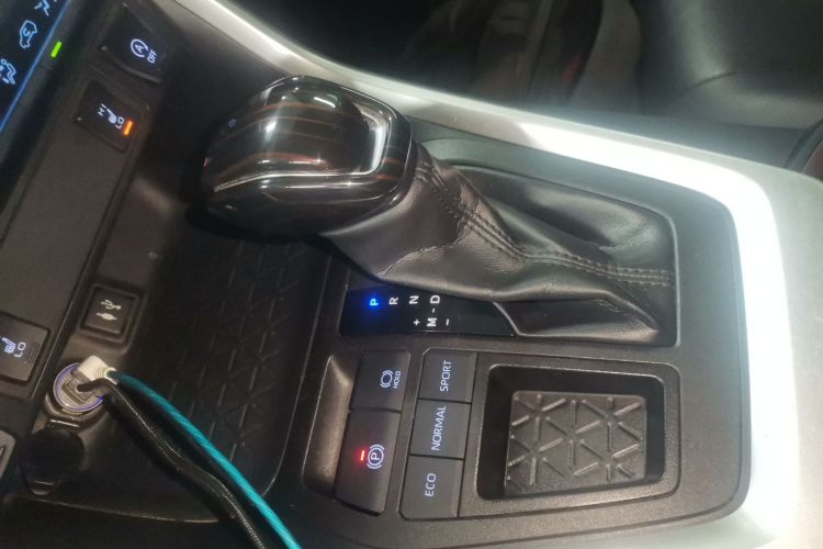 丰田 RAV4荣放 2020款 2.0L CVT两驱风尚PLUS版局部细节18