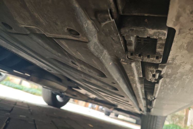 奔驰GLC 2018款 改款 GLC 260 4MATIC 豪华型局部细节9004