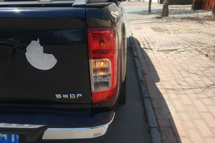 日产 纳瓦拉 2017款 2.5L自动两驱豪华版QR25车身外观6006