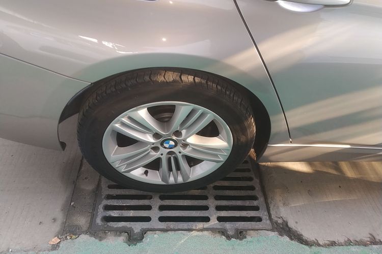 宝马3系 2016款 320Li 进取型车身外观6008