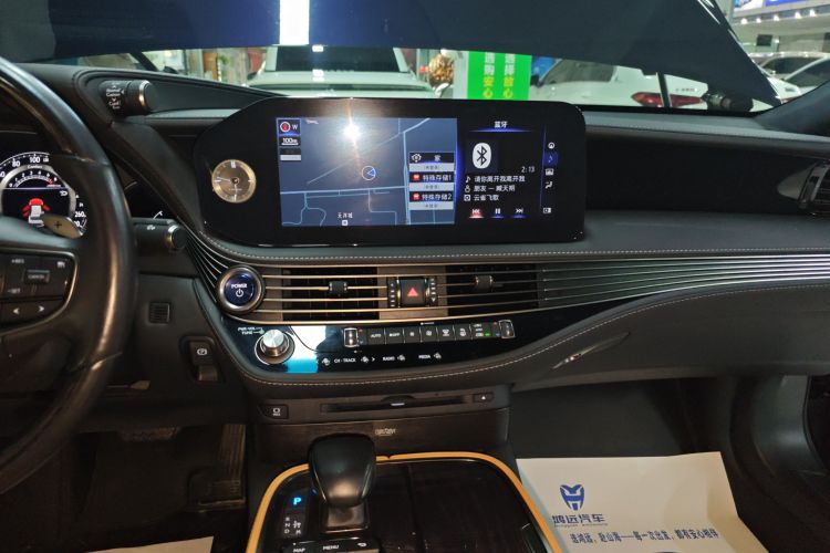 雷克萨斯LS 2021款 500h 豪华版中控内饰16