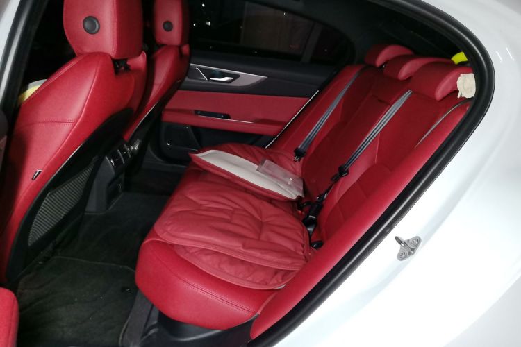 捷豹XEL 2024款 2.0T 250PS R-DYNAMIC S进取运动版中控内饰21