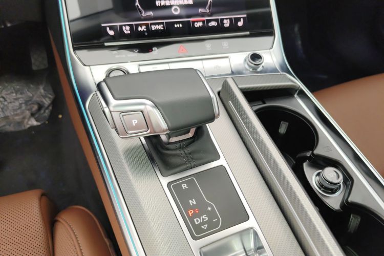奥迪A6L 2025款 45 TFSI 臻选动感型+通风舒享包中控内饰18