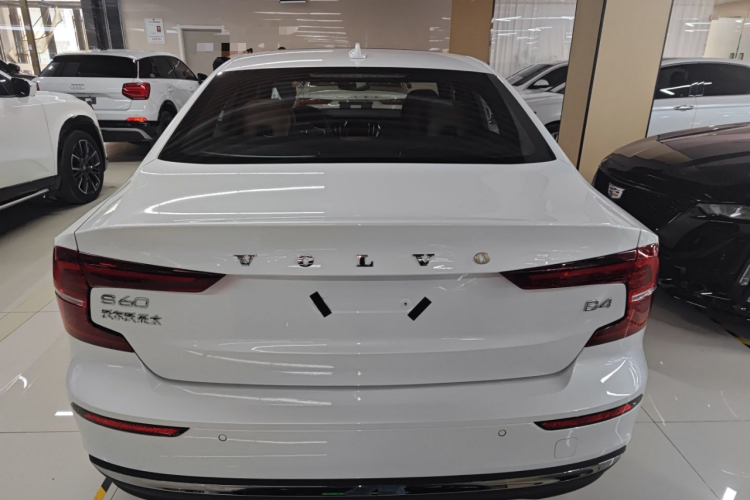 沃尔沃S60 2026款 B4 智逸豪华版车身外观6