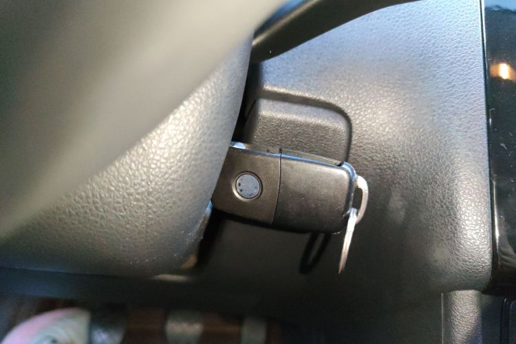 大众 Polo 2014款 1.4L 手动风尚版中控内饰11