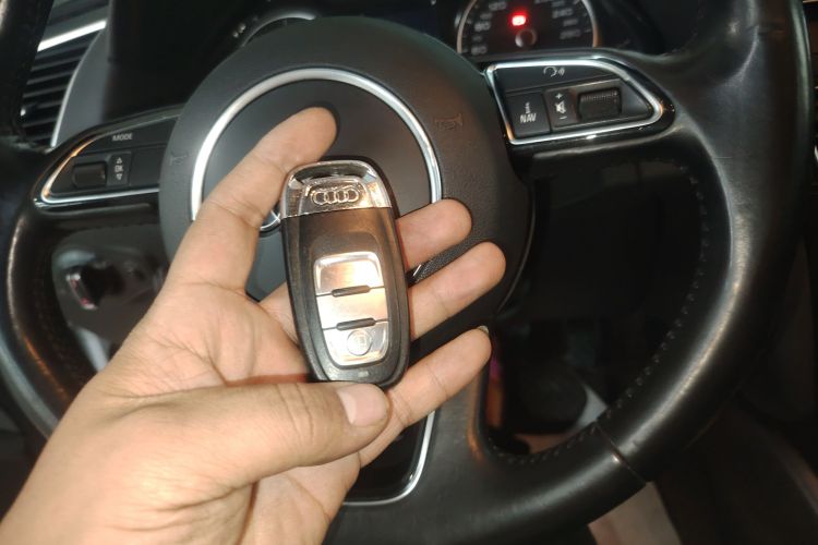 奥迪Q5 2016款 40 TFSI 进取型中控内饰11