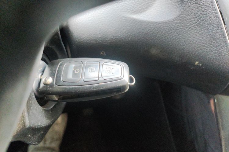 福特 福克斯 2015款 两厢 EcoBoost 180 自动精英型中控内饰11