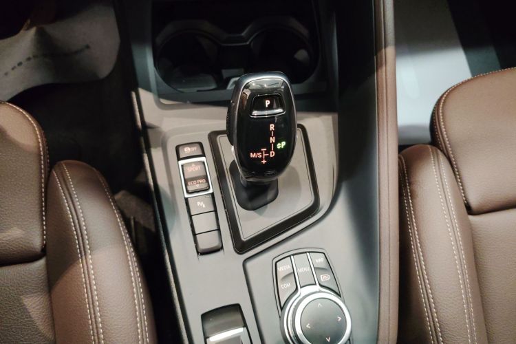 宝马X1 2022款 sDrive25Li 领先型中控内饰18