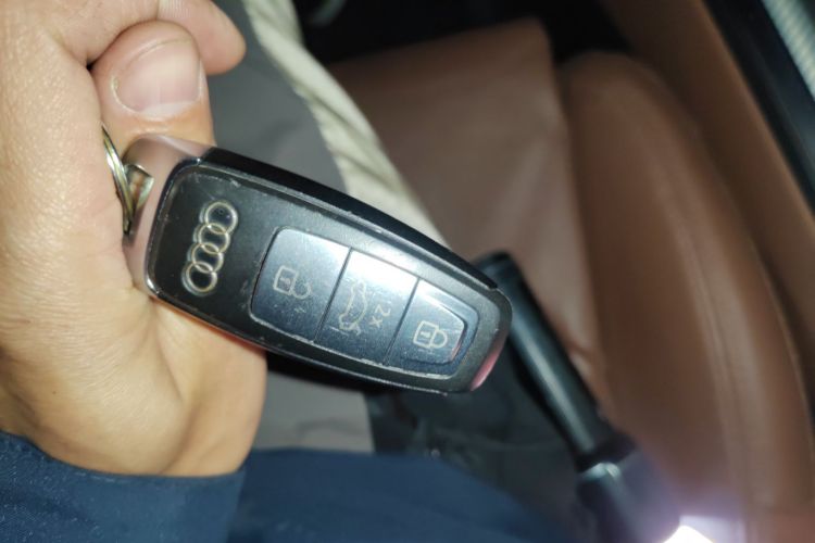 奥迪A6L 2020款 40 TFSI 豪华致雅型中控内饰11