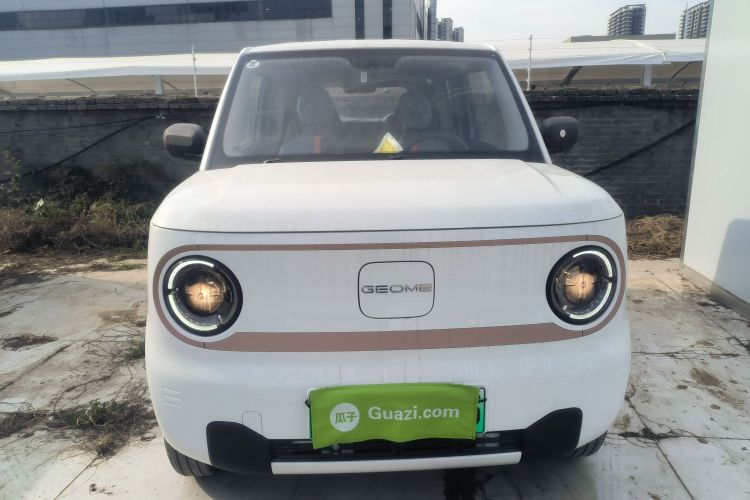 吉利银河 2024款 熊猫mini 200km 耐力熊车身外观2