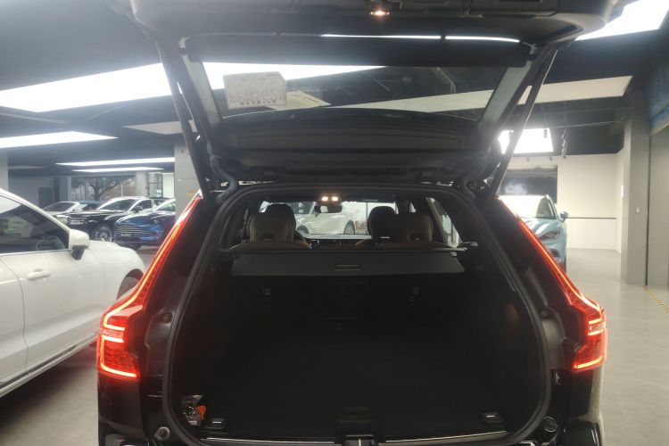沃尔沃XC60 2024款 B5 四驱智远豪华版机舱底盘23