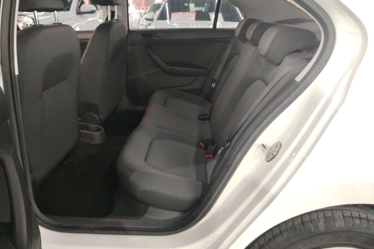 大众 桑塔纳 2021款 1.5L 自动风尚版中控内饰21