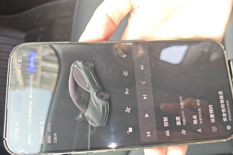 特斯拉 Model 3 2025款 改款 长续航后轮驱动版中控内饰11