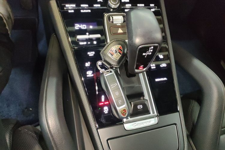 保时捷 Cayenne新能源 2021款 Cayenne E-Hybrid 2.0T中控内饰18