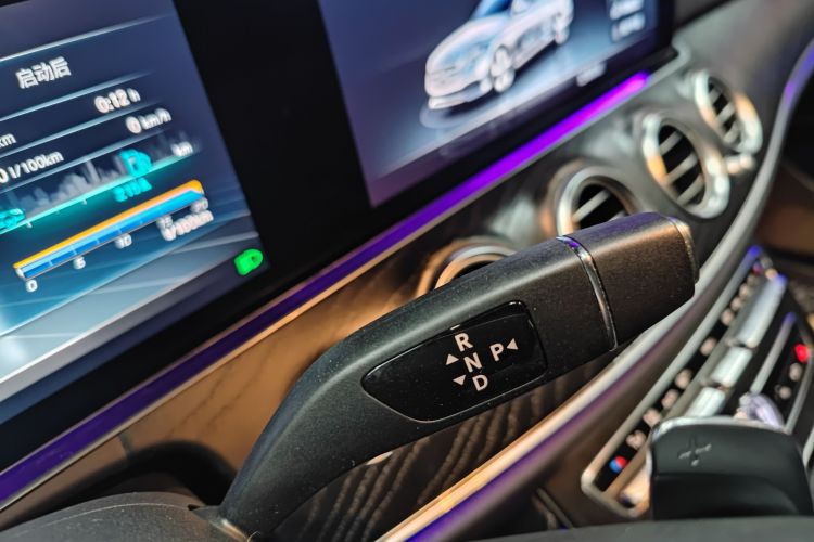 奔驰E级 2017款 E 320 L 运动型 4MATIC局部细节18