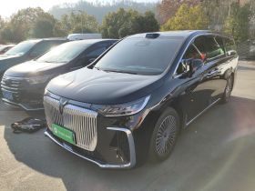 岚图汽车 岚图梦想家 2025款 PHEV 四驱旗舰乾崑版