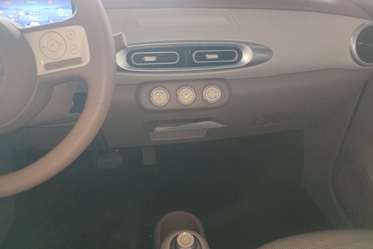 五菱汽车 宏光MINIEV 2025款 四门版 进阶款中控内饰16