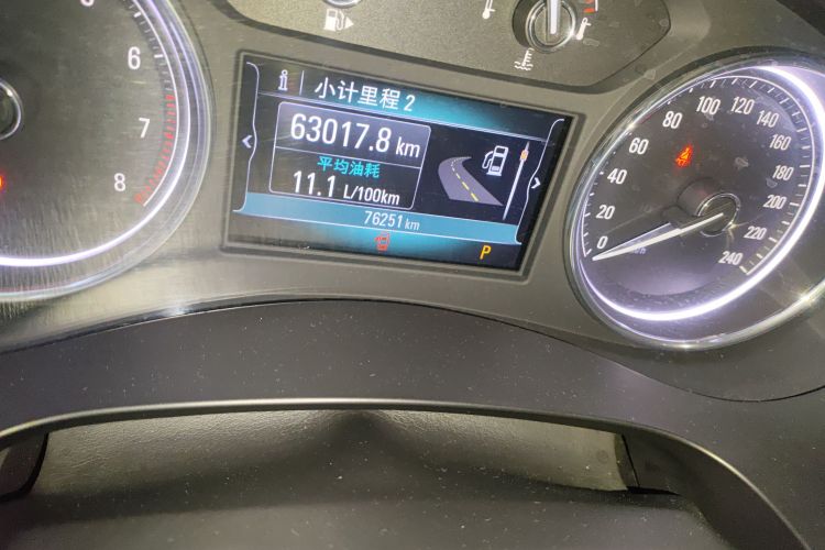 别克 君越 2016款 改款 28T 精英型中控内饰15