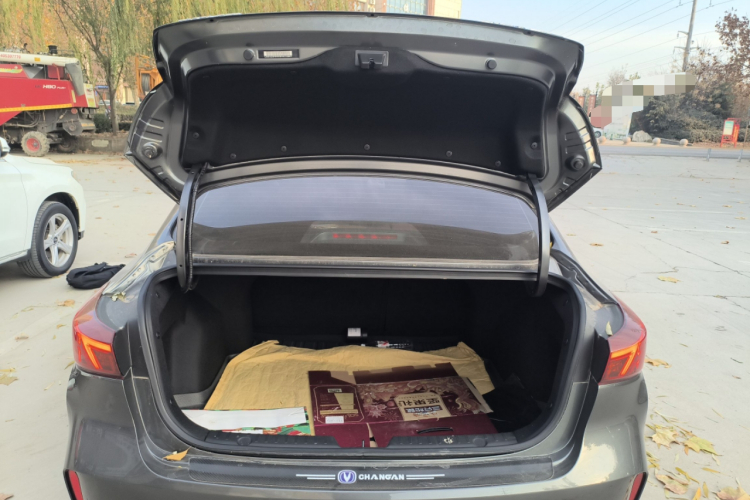 长安 逸动 2024款 PLUS 蓝鲸NE 1.4T GDI DCT高能版机舱底盘23