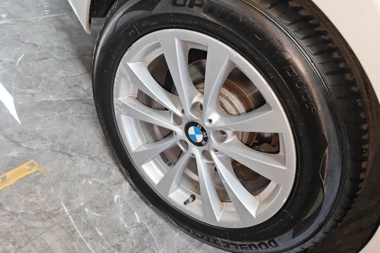 宝马3系GT 2013款 320i 领先型车身外观6008