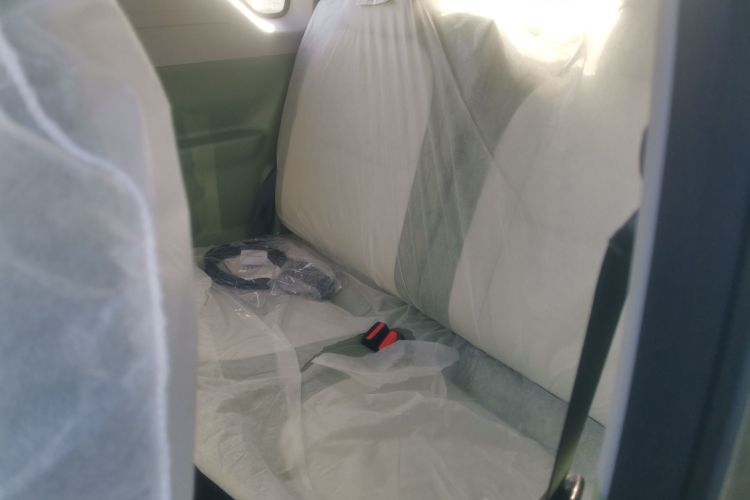 吉利银河 2025款 210km 熊猫骑士中控内饰21