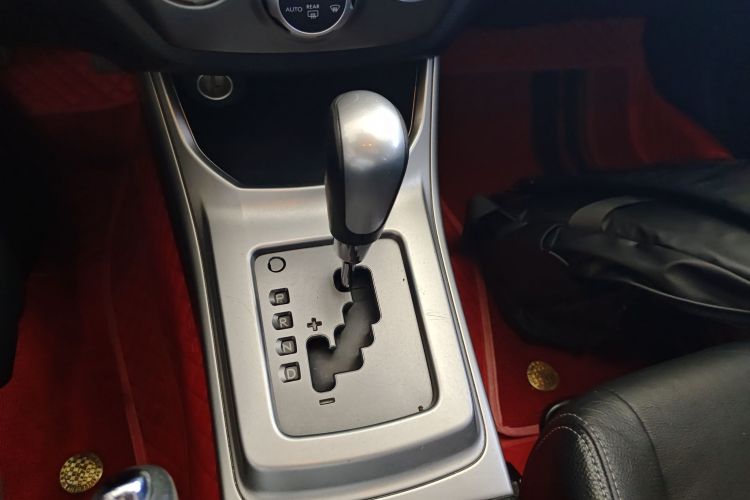 斯巴鲁 翼豹 2008款 2.0R 三厢运动导航版局部细节18