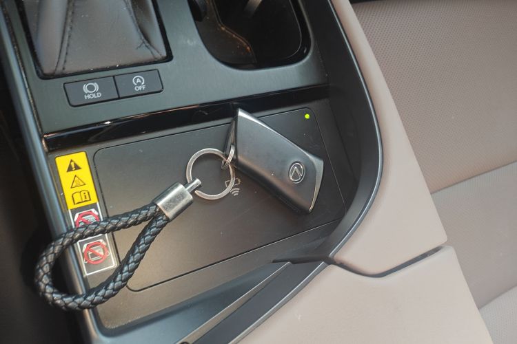 雷克萨斯ES 2025款 200 臻享版中控内饰11