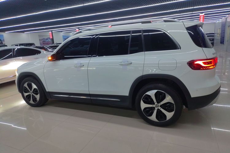 奔驰GLB 2023款 GLB 220 时尚型车身外观6003